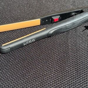 KISS Black and Gold small hair straitener
